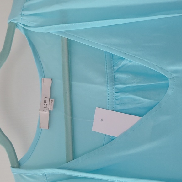 Sky blue top - Picture 2 of 3